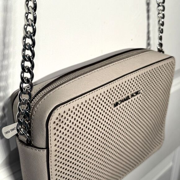 Michael Kors Jet Set Large East West Crossbody Bag Purse Leather Cement & Silver - Picture 2 of 10